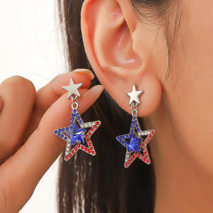 Boucles d'oreilles patriotiques du 4 <span class=keywords><strong>juillet</strong></span> à rayures bleues blanches et rouges Style drapeau américain en forme de larme pour femmes à la mode - Product Image 2