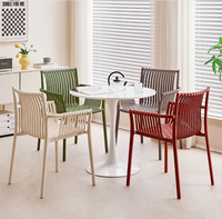 Chaises de salle à manger et de jardin en plastique empilables STG, style nordique moderne, épaissies, pour usage domestique, balcon et extérieur