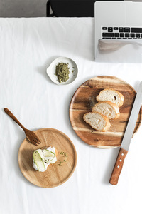 Plateau de service en bois d'acacia Centre de table décoratif Ottoman Table basse Canapé Cuisine Îlot Rangement Plateau pratique - Product Image 5