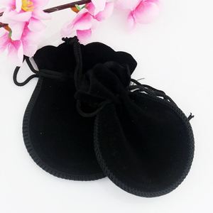 Conteneur à bijoux rond léger en tissu de velours rose 9*7cm avec cordon de serrage, imprimé avec un logo personnalisé, pour le rangement et la présentation de trésors - Product Image 5