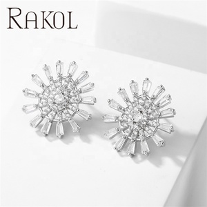 ต่างหูเซอร์คอนชุบทองสำหรับผู้หญิงลายดอกไม้เรขาคณิตขนาดเล็กลาย EP5644 rakol - Product Image 2