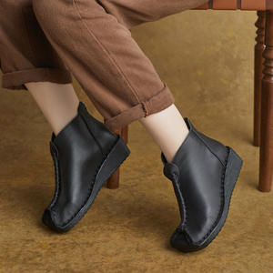 รองเท้าบูทแบบสวม สไตล์เรโทร หนังแท้ หัวรองเท้าแบบแบน ส้นเตี้ย รองเท้าบูทข้อเท้าส้นเตารีดสำหรับผู้หญิง - Product Image 4