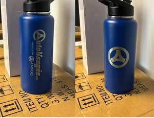Logotipo personalizado Taza de viaje Botella de agua térmica Frasco de vacío de acero inoxidable Deportes 32oz 40oz Botella de agua de metal aislada con pajita - Product Image 3