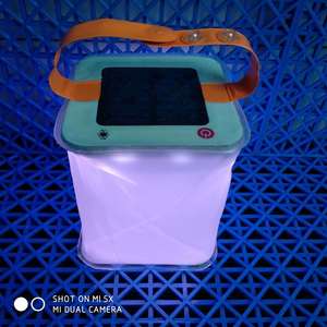 Lámpara de Camping LED Solar Plegable y Portátil para Uso en Exteriores - Product Image 3