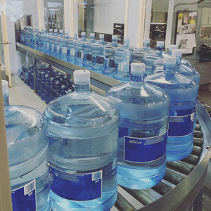 Máquina Automática para Llenar y Tapar Botellas <span class=keywords><strong>de</strong></span> Agua Potable <span class=keywords><strong>de</strong></span> <span class=keywords><strong>3</strong></span> a 5 Galones al Mejor <span class=keywords><strong>Precio</strong></span> - Product Image 1