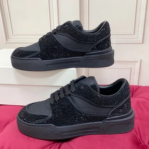 Baskets de skate 2026 rouges et blanches ornées de strass, inspirées des créateurs, chaussures plates décontractées embellies de cristaux pour femmes et hommes, baskets streetwear - Product Image 5