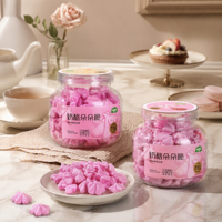 Collation au fromage croustillant, avec des saveurs de fruits et de biscuits ajoutées, 27 grammes par sachet, avec une durée de conservation de 12 mois.