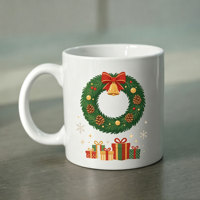 Cangkir Kopi Keramik Natal yang Meriah, Mug Porselen yang Dapat Dikustomisasi dengan Gambar Karangan Bunga Natal, Sempurna untuk Natal