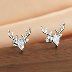 Pendientes E3349 Golden Deer con Cristales de Corte Pera y Circonitas, Chapados en Oro de 22k, Lindos para Uso Diario de Mujer - Product Image 5