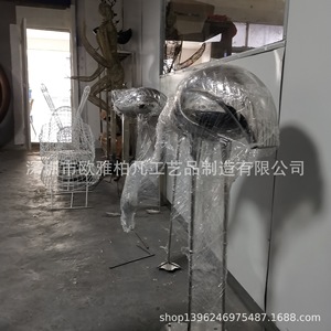 Sculpture d'animal en résine, art contemporain, pour extérieur, sur pied, faite à la main, pièce unique - Product Image 5