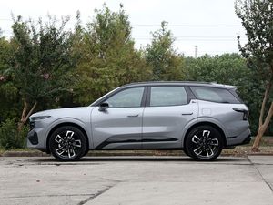 Compre un Auto a Precio Económico, Ford Edge L 2L, Tracción Delantera en las Cuatro Ruedas, 7 Asientos, SUV, Autos Automáticos, Automóviles de Alta Velocidad - Product Image 5