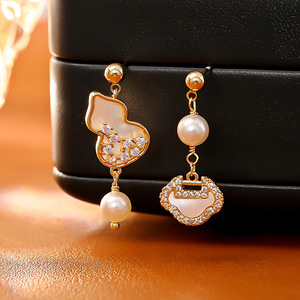Vente en gros de boucles d'oreilles en argent 925 avec perle de <span class=keywords><strong>nacre</strong></span> naturelle dorée 24 carats, fermoir de sécurité en forme de citrouille, bijoux tendance pour femmes - Product Image 6