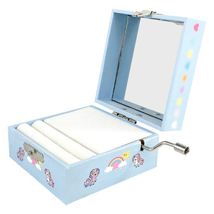 Boîte à musique personnalisée Yiyu avec manivelle, boîte à bijoux en bois Lago des cygnes, cadeau portable pour enfants, boîtes à musique avec chansons personnalisées - Product Image 3