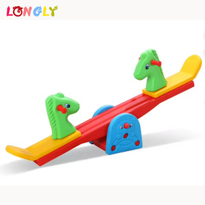 Balançoire double <span class=keywords><strong>girafe</strong></span> en plastique pour l'intérieur et l'extérieur, idéale pour les crèches et les jardins d'enfants - Product Image 6
