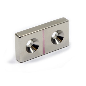 Componenti <span class=keywords><strong>per</strong></span> Contenitori Elettrici: Magneti al Neodimio Rettangolari con Due Fori <span class=keywords><strong>per</strong></span> Viti e Base Svasata - Product Image 2