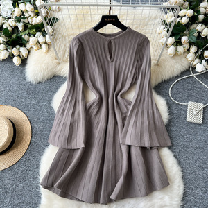 Robes en tricot pour femmes, col rond ajouré, taille cintrée, coupe évasée, tendance - Product Image 3