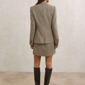 Trajes y Blazers Vintage para Mujer en Marrón y Beige, Blazer Entallado con Solapa de Doble Botonadura y Bolsillos, Diseño Houndstooth - Product Image 3