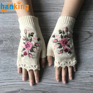 Guanti in maglia invernale <span class=keywords><strong>da</strong></span> <span class=keywords><strong>donna</strong></span> ricamati a mano guanti <span class=keywords><strong>senza</strong></span> <span class=keywords><strong>dita</strong></span> con fiori lavorati a maglia autunnali guanti <span class=keywords><strong>senza</strong></span> <span class=keywords><strong>dita</strong></span> in maglia di lana calda - Product Image 3