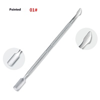 Poussoir à cuticules double face en acier inoxydable Outil de beauté pour le nettoyage des ongles