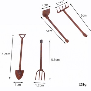 Ensemble d'outils de jardin miniatures en métal rouillé, 1.4 pièces, modèle pelle, râteau, fourche, pour maison de poupée 1:12, serre, aménagement de <span class=keywords><strong>mini</strong></span>-paysage - Product Image 1