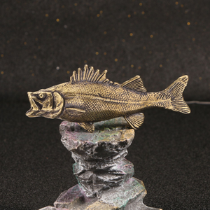 Artesanía de <span class=keywords><strong>metal</strong></span> Adornos de peces de latón Bajo de cobre sólido Muebles de juego antiguos microtallados. - Product Image 6