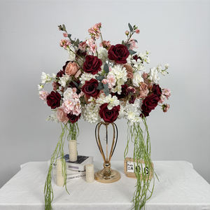 Boules de fleurs artificielles en soie rouge en gros pour la décoration de toile de fond de mariage, style moderne, boule de fleurs de rose - Product Image 1