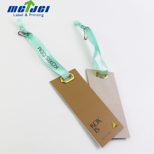Etiquetas <span class=keywords><strong>de</strong></span> Ropa Recicladas Ecológicas <span class=keywords><strong>de</strong></span> Lujo, Etiquetas Colgantes con Impresión Personalizada en Relieve, Etiquetas <span class=keywords><strong>de</strong></span> Cartón Especiales con Nombre <span class=keywords><strong>de</strong></span> Marca para Zapatos - Product Image 4