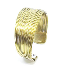 Bracelet manchette large en laiton plaqué or fait main avec cristaux, perles métalliques barres et boules, et manchette en laiton pour la prochaine saison - Product Image 1