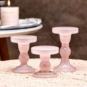 Juego de Tres Candelabros Romanos Minimalistas Ecológicos con Acabado en Aerosol, para Decoración de Ambiente en el Hogar y Comedor en Diversas Ocasiones - Product Image 3