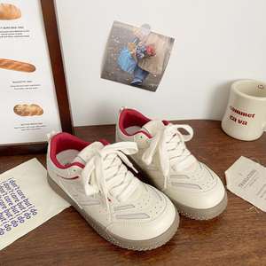 Zapatillas de senderismo transpirables de malla fina para otoño 2026, zapatillas blancas de suela blanda para mujer, zapatillas casuales versátiles para estudiantes. - Product Image 4