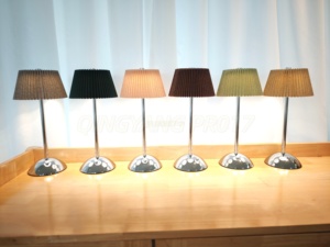 <span class=keywords><strong>Lampada</strong></span> da Tavolo LED Personalizzabile Moderna con Corpo Argentato, Paralume in Tessuto, Portatile, Ricaricabile, Dimmerabile a Tocco e Protezione per gli Occhi - Product Image 4