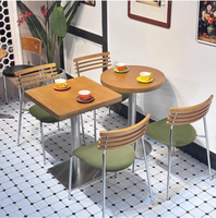 Ensemble de mobilier durable moderne en bois massif pour restaurant occidental, café, bistro musical, table carrée, chaise et banquette
