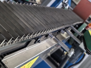 Machine de rectification de pointes de baguettes de soudage de type continu, machine de polissage automatique des queues d'électrodes <span class=keywords><strong>pour</strong></span> ligne de production d'électrodes - Product Image 3