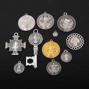 Collier pendentif croix catholique religieuse très populaire, en alliage de zinc plaqué argent antique, bijoux DIY pour mariage, fête et cadeau - Product Image 3