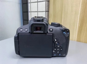 กล้องแคนนอน EOS 700D พร้อมเลนส์ 18-135 มม. ความละเอียด 18.0 ล้านพิกเซล กล้องถ่ายภาพบุคคล กล้อง DSLR - Product Image 6