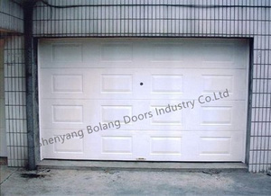 Style européen <span class=keywords><strong>Porte</strong></span> de <span class=keywords><strong>garage</strong></span> coulissante automatique Fonctionnement silencieux Inclinaison vers le haut Panneau de protection des doigts Design moderne Matériau en acier Villas - Product Image 2