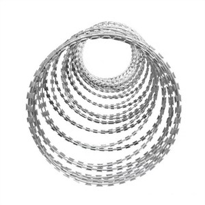 Fil barbelé en acier galvanisé en bobine, type rasoir croisé, matériau de clôture - Product Image 1
