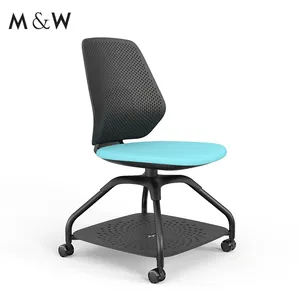 办公家具现代时尚软垫旋转办公椅，带脚轮，用于会议室轮椅