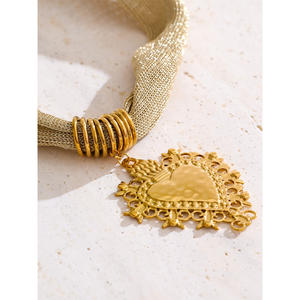 JINYOU 1049 유럽 스타일 스테인레스 스틸 18K 골드 도금 하트 펜던트 보석 목걸이 폴리에스터 목걸이 - Product Image 3