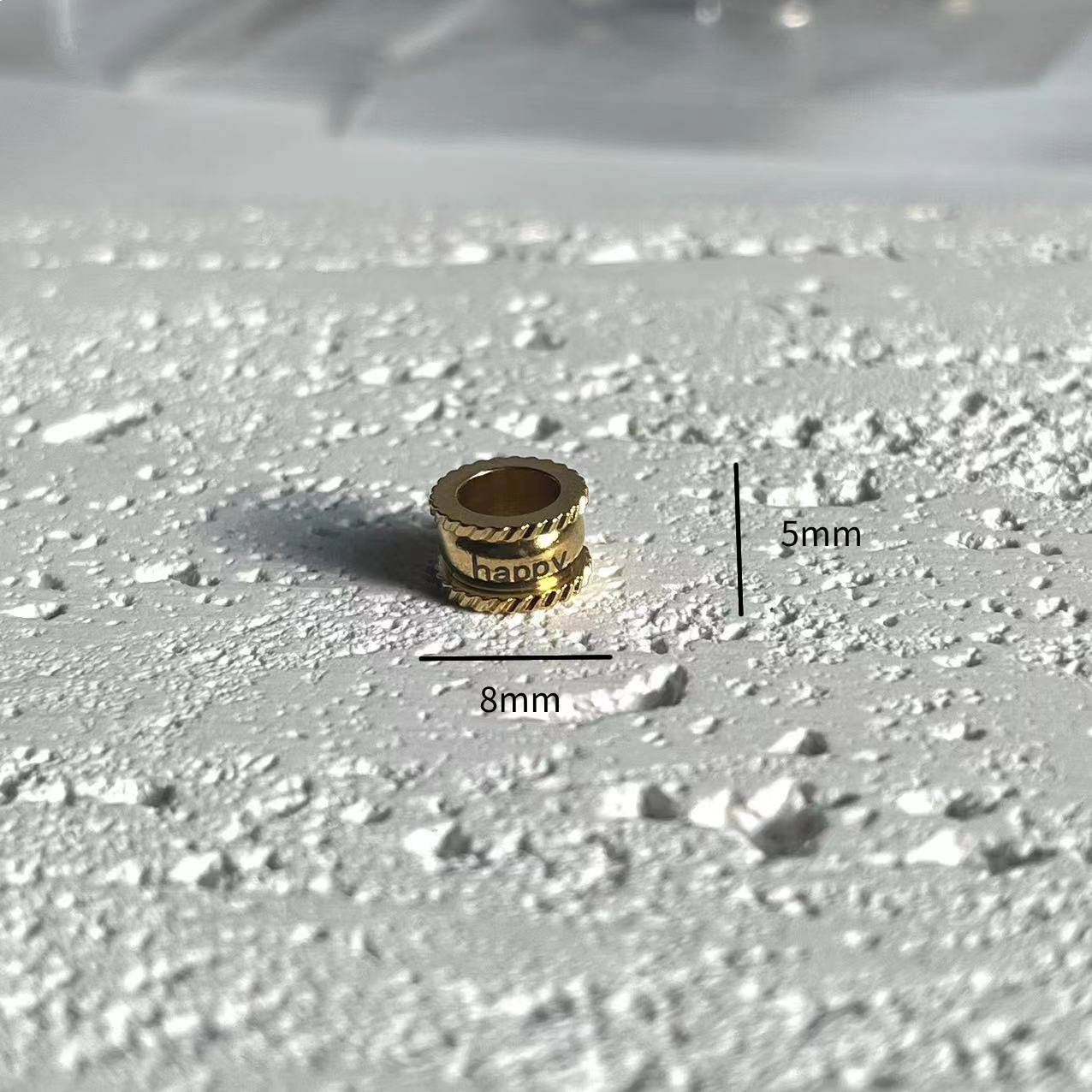 Letras doradas con efecto rodillo (¡feliz!)