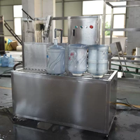 Machine de remplissage et de bouchage semi-automatique pour bouteilles d'eau, équipement de pressage de bouchons à alimentation par baril, en acier inoxydable, personnalisable