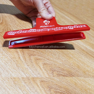 Bureau école logo personnalisé publicité pinces rouges grande grande longue pince en plastique papier pince à lime longue partition musicale pince à <span class=keywords><strong>musique</strong></span> - Product Image 5