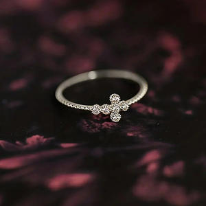 Anillo Cruzado T0320 con Engaste Pavé de Circonita Cúbica Creada en Laboratorio, Anillos de Compromiso Unisex de Moda - Product Image 6