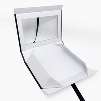Boîte cadeau magnétique blanche de luxe personnalisée, emballage rigide pliable de qualité supérieure pour vêtements de bébé, couverture d'hôtel, hijab, écharpe, serviette, coffret cadeau