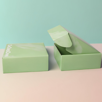 Boîte postale en papier ondulé vert imprimé avec logo personnalisé avec doublure en éponge T-shirt vide pour vêtements Sous-vêtements et boîtes cadeaux