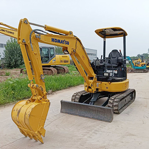 Prix bas pour une mini-excavatrice Komatsu d'occasion de 2,5 tonnes de poids opérationnel, avec moteur, pompe et chenilles en caoutchouc. - Product Image 1