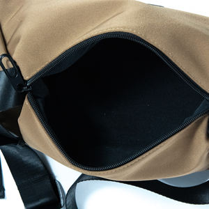 Bandolera de moda personalizada de fábrica, bandolera de nailon suave en forma de almohada, cuerpo cruzado con cierre de cremallera - Product Image 5