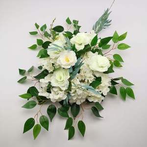 تصميم جديد لعام 2023 لقوس الزفاف المثلثي من زهور الأزاليا، خلفية للمسرح ونافذة ومنطقة استقبال مع ترتيب زهور اصطناعية - Product Image 4