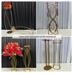 Vente en gros, nouveau design de porte-fleurs en acier inoxydable, centres de table de mariage en métal doré brillant, décoration d'événement élégante - Product Image 4