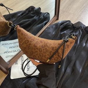 Wholesale Fashion Trendy Ladies Shoulder Bags New Korean Croissant Women's <b>Tote</b> Bags - Product Image 3